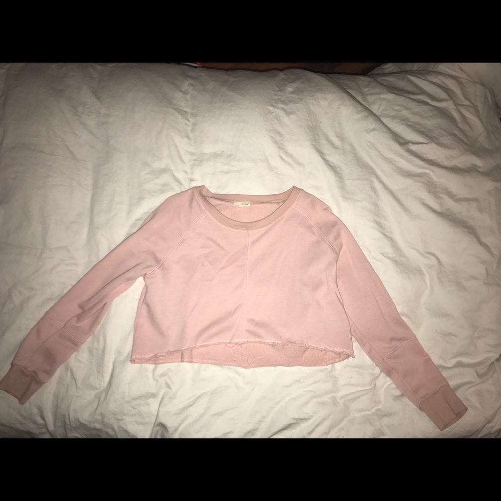 Cropped pink sweater